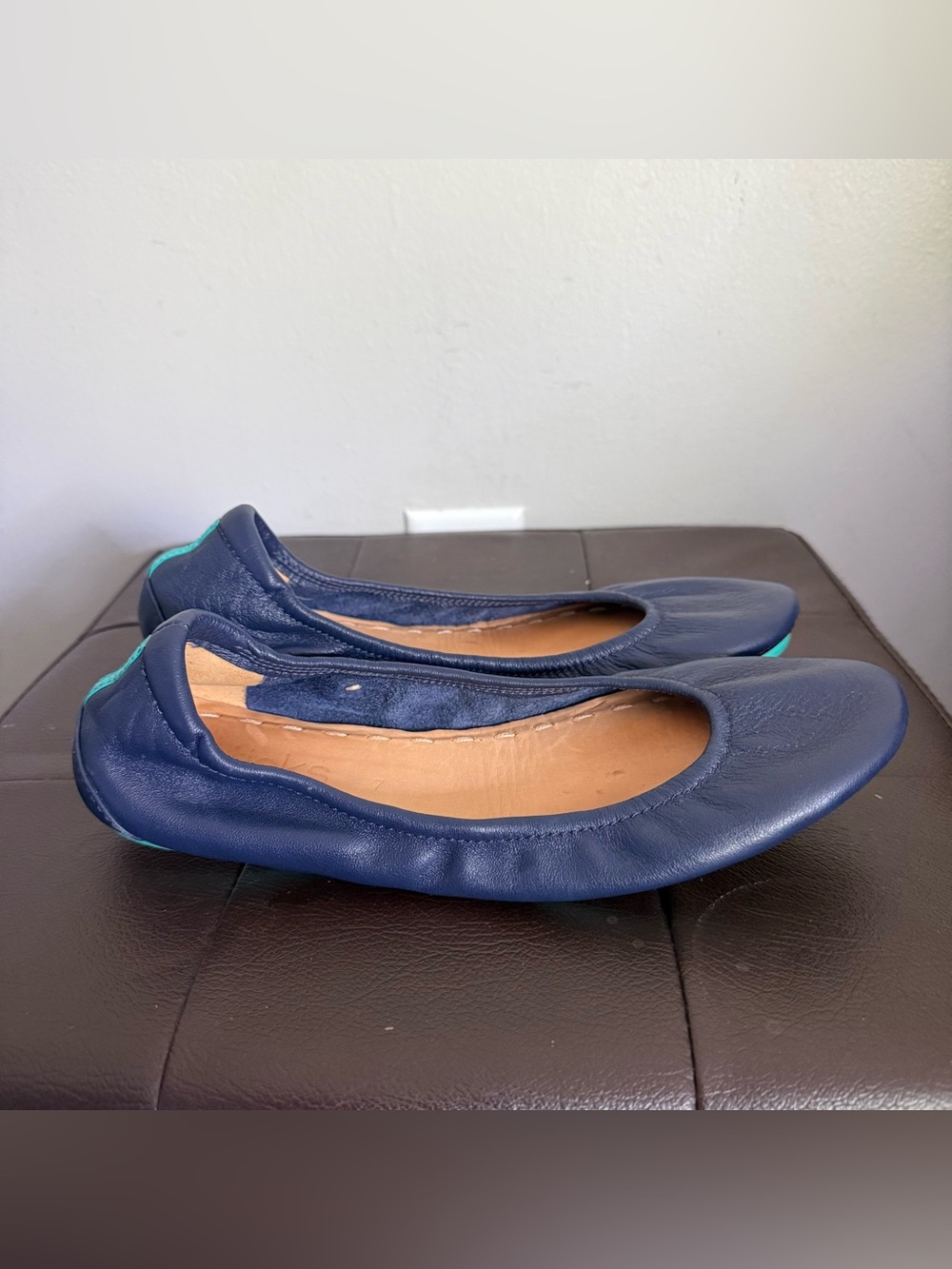 Tieks Women’s 7 Flats Navy Blue Ballet Flats with Teal Sole